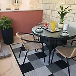 Ana
