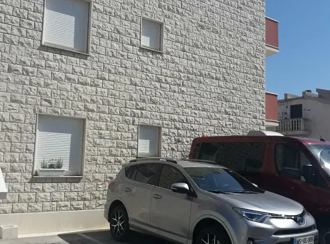 Gostinjska kuća Ana 3*