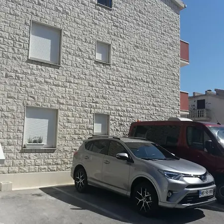 Guest house Ana 3*